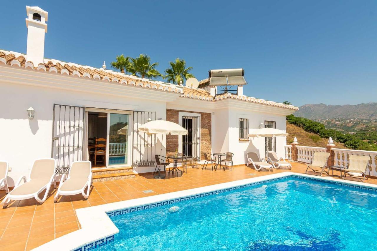 Villa Andalucia: Cerca De Todo, Intimidad Y Espacio Nerja Dış mekan fotoğraf
