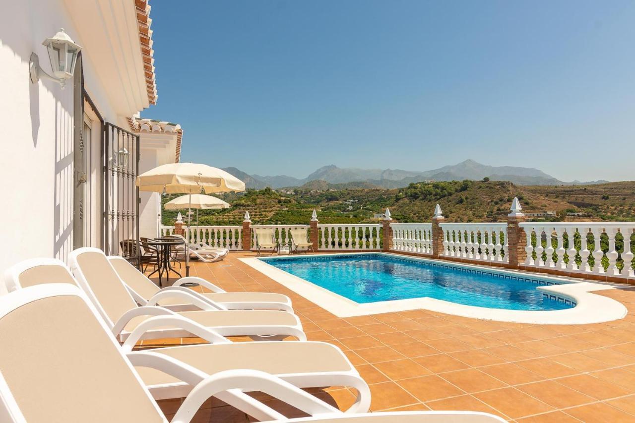 Villa Andalucia: Cerca De Todo, Intimidad Y Espacio Nerja Dış mekan fotoğraf